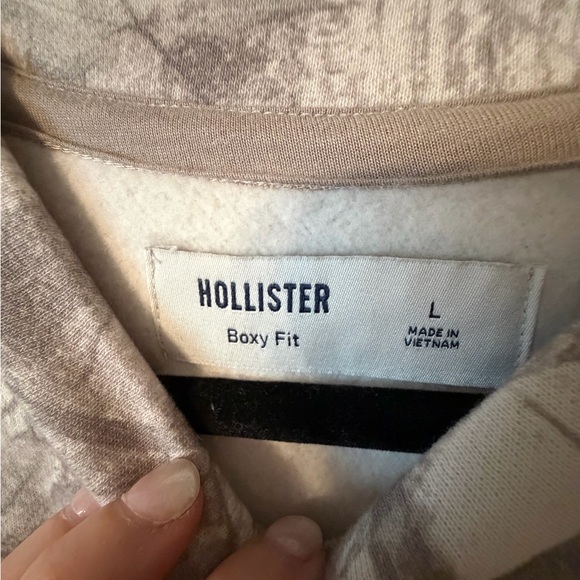 Hollister Neutral Gray Boxy Crewneck Sweatshirt - Picture 2 of 3